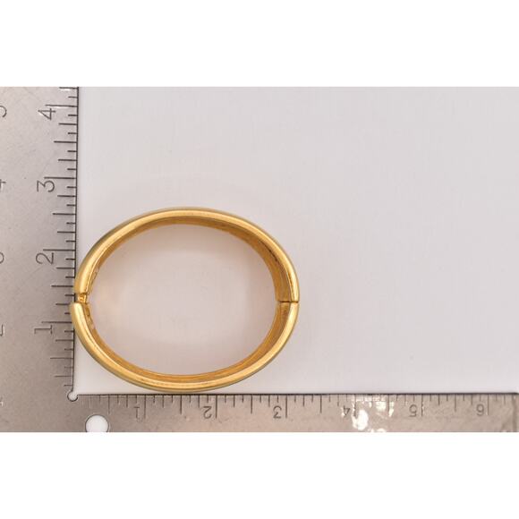 Ann Taylor Vintage Brushed Gold Bangle Bracelet Wide Ridged Chunky Signed BinBR - Picture 12 of 12